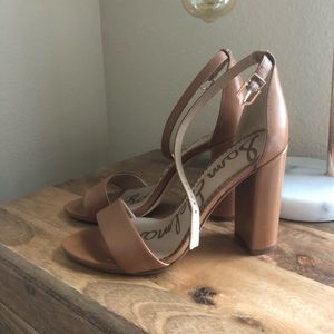 Yaro Block Nude Leather Heels
